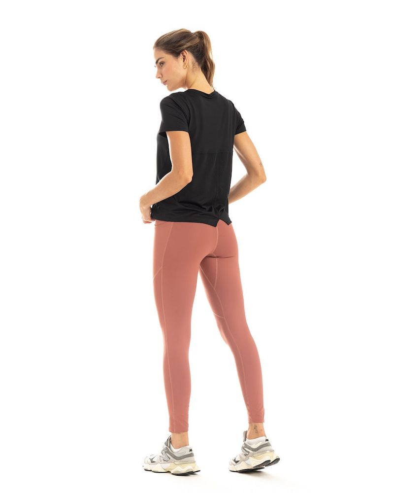 Camiseta-Con-Abertura-En-Espalda-Color-Negro-Para-Mujer-