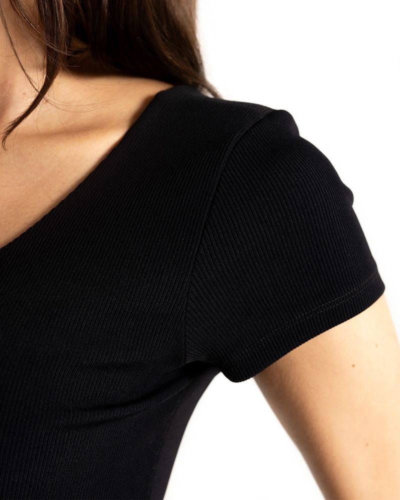 CROP-TOP-MANGA-CORTA
