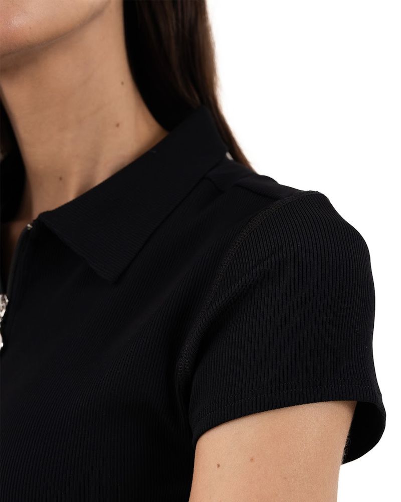 CROP-TOP-TIPO-POLO