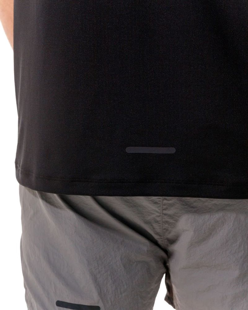 Camiseta-Bloques-En-Malla-Color-Negro-Para-Hombre-