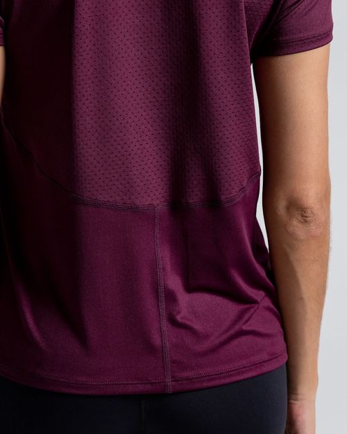 Camiseta Equilibrio Con Panel en Malla, Color Uva  Para Mujer