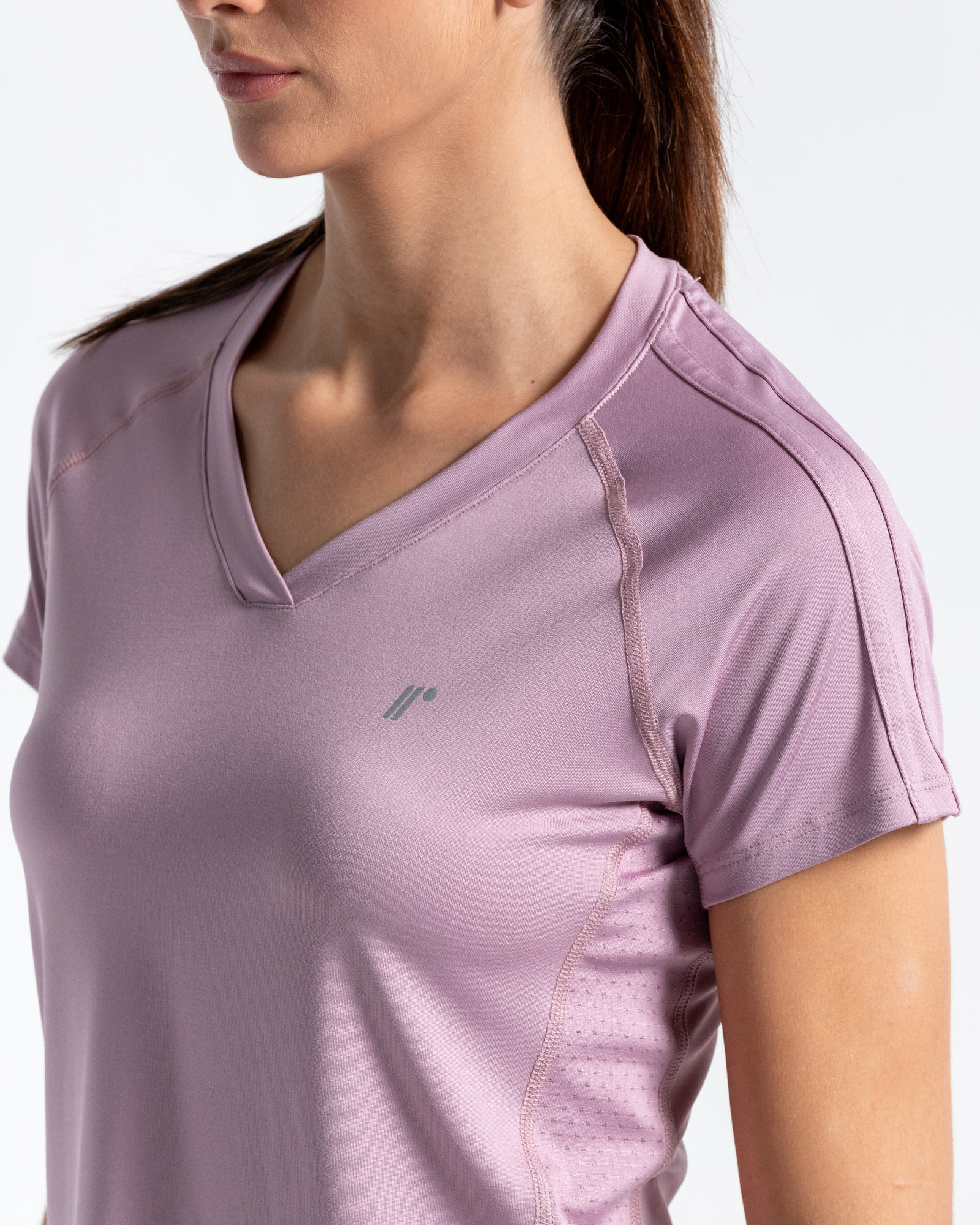 Camiseta Cuello V,  Color Mora Para Mujer