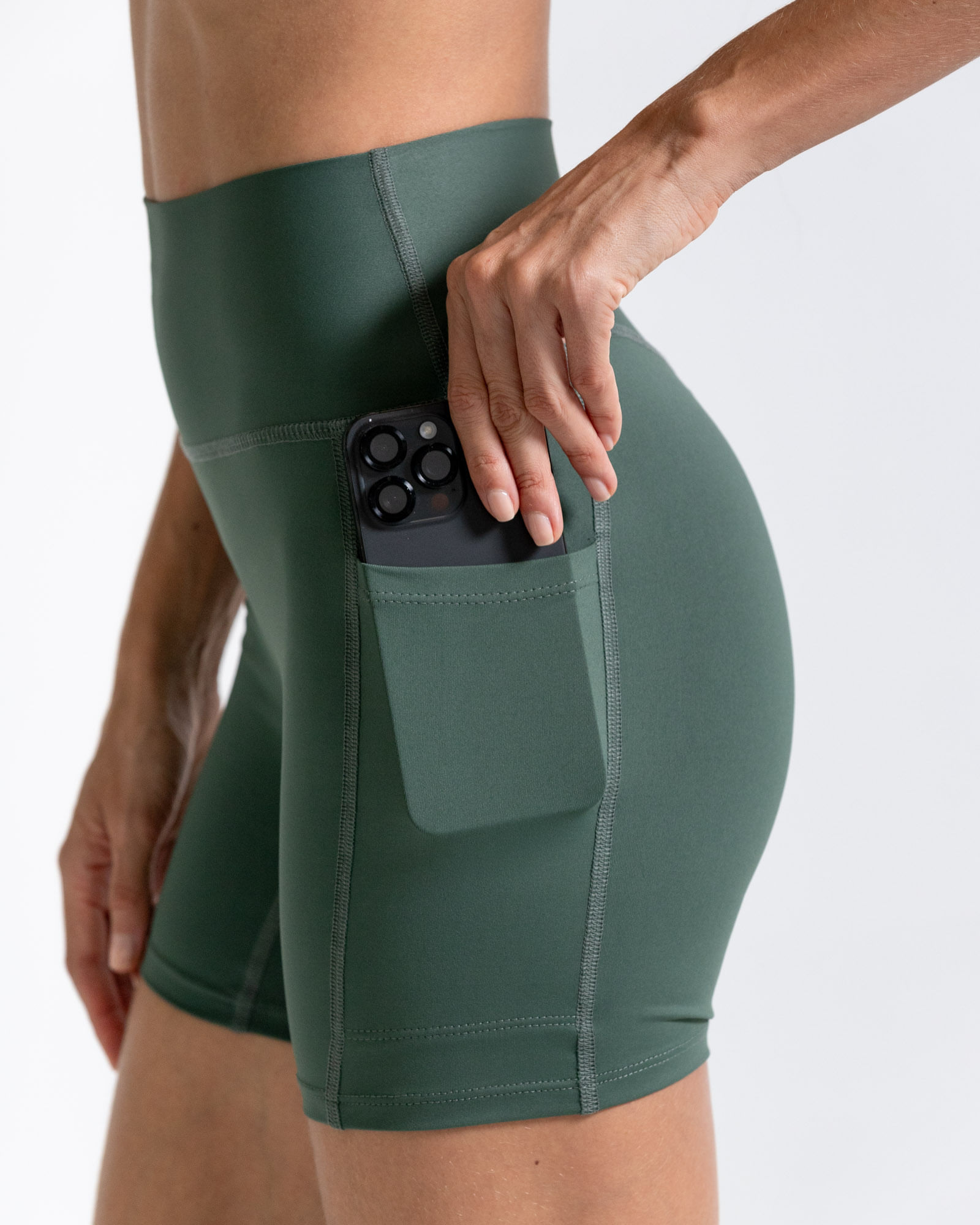Licra Corta Deportiva,  Color Verde Laurel Para Mujer