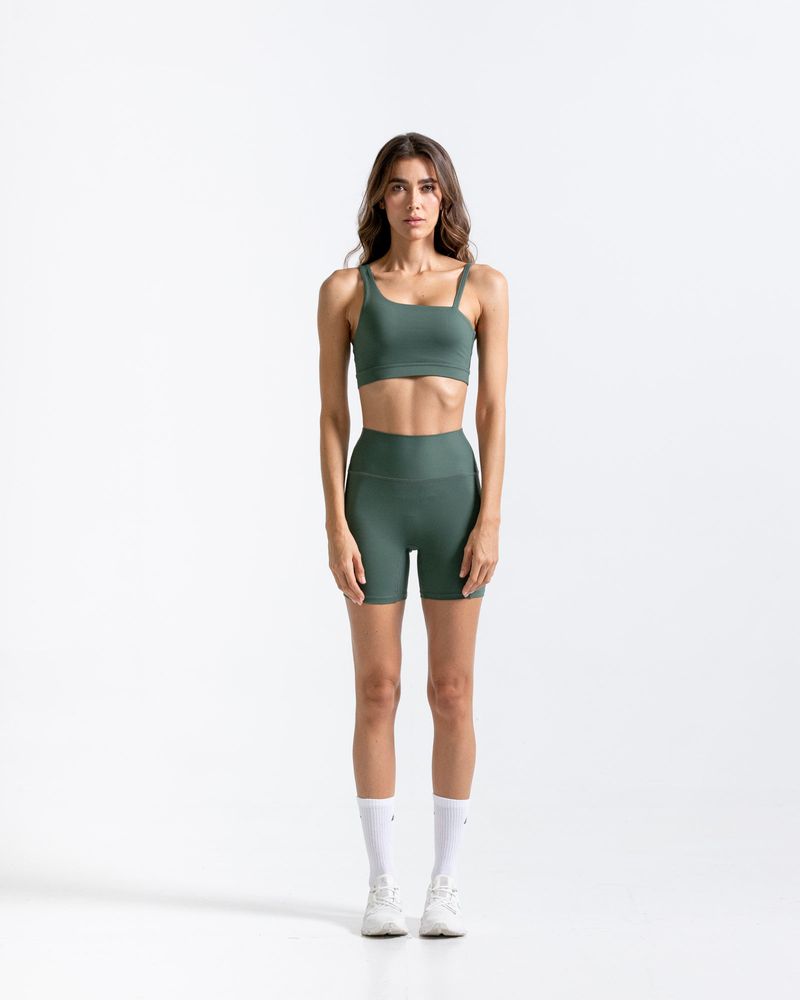 Licra-Corta-Deportiva--Color-Verde-Laurel-Para-Mujer--