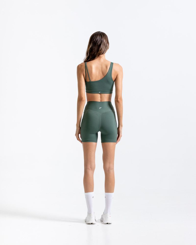 Licra-Corta-Deportiva--Color-Verde-Laurel-Para-Mujer--