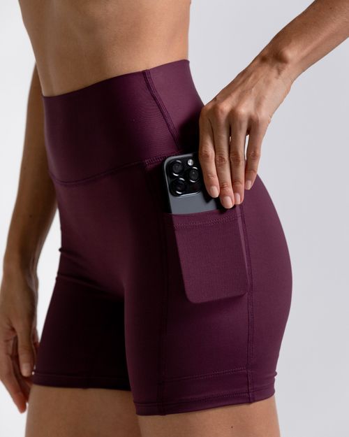 Licra Corta Deportiva,  Color Uva  Para Mujer