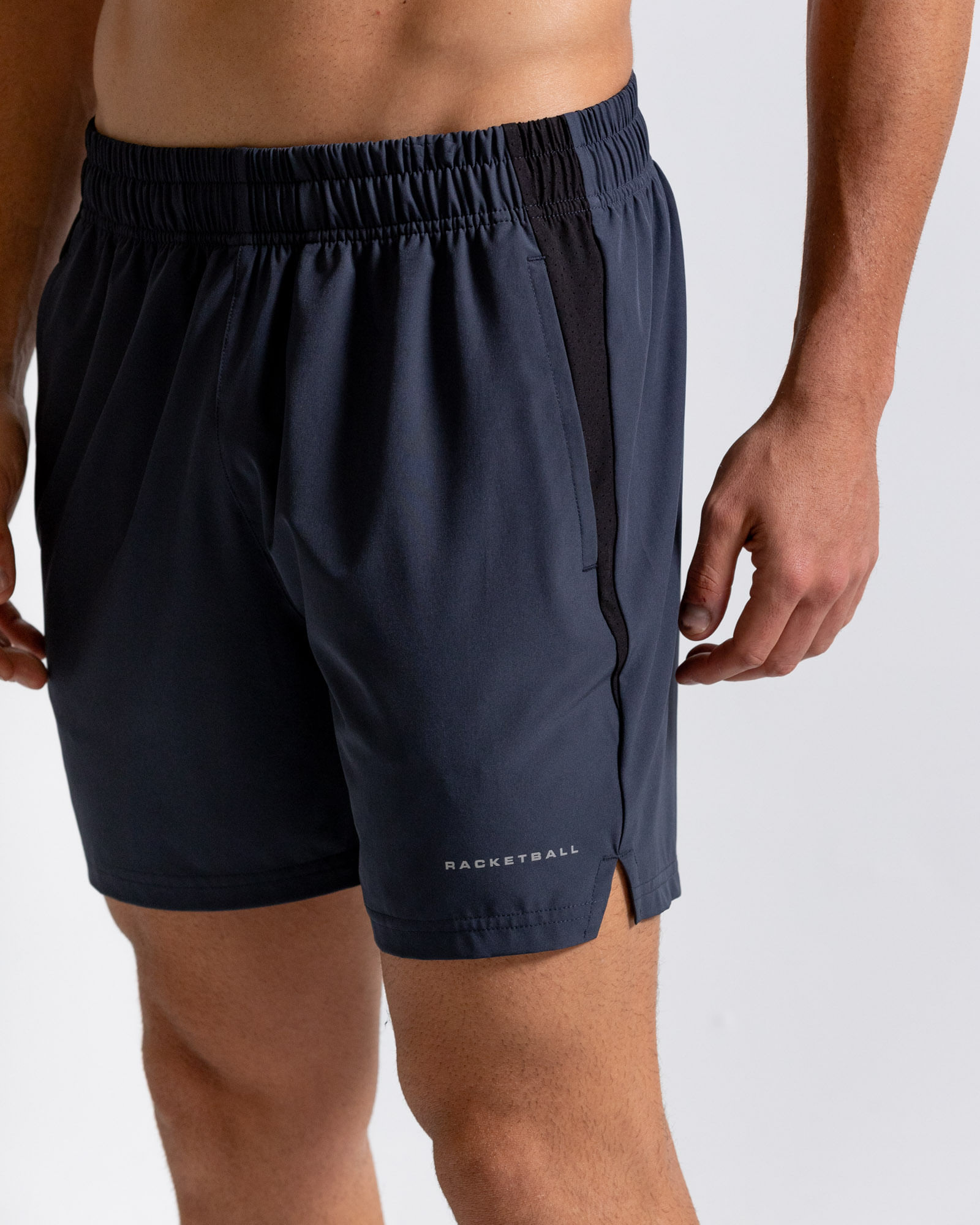 Pantaloneta Con Aberturas Laterales,  Color Gris Oscuro  Para Hombre