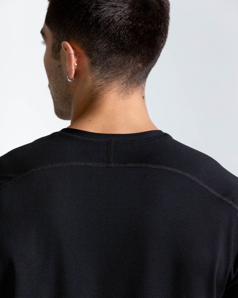 Camiseta-Manga-Corta-Con-Estampado--Color-Negro--Para-Hombre