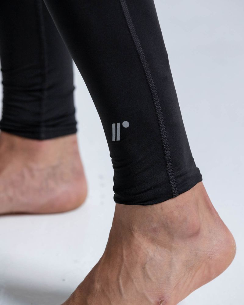 25855-1-Licra-Deportiva-Interior-NEGRO-Hombre-Pantalones-Racketball-7701650864846-3.jpg