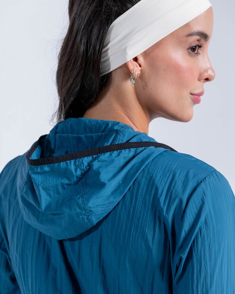 97404-1-Chaqueta-Brisa-Rompeviento-Ultra-Liviana-PETROLEO-Mujer-Chaquetas-y-Buzos-Racketball-7701650875255-3.jpg