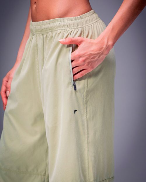 Pantalón Con Bota Resortada,  Color VERDE SAGE Para Mujer