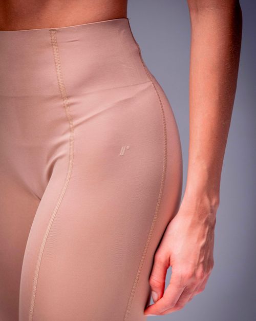 Leggings Bota Amplia,  Color ARENA  Para Mujer